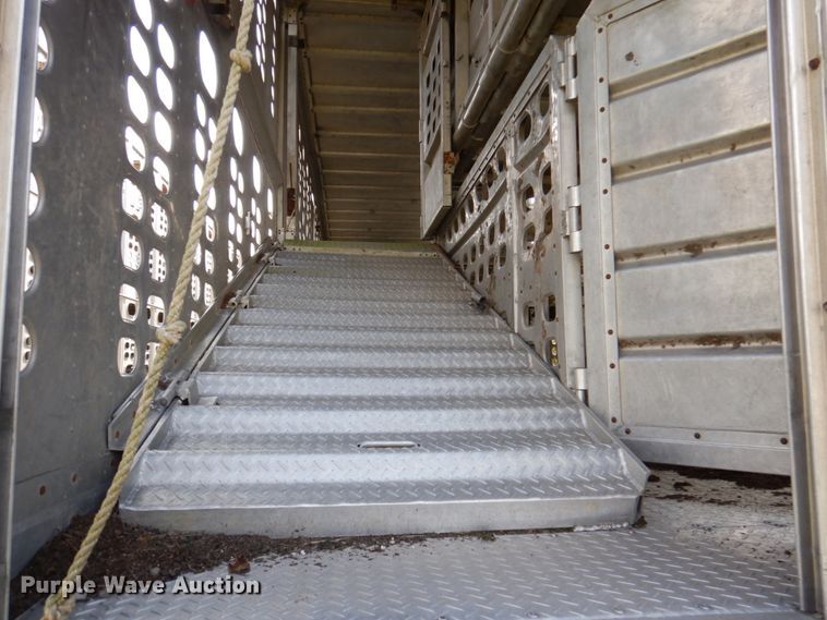 image for item DA5262 2001 Wilson PSDCL-302 livestock trailer