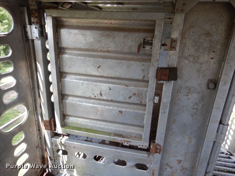 image for item DA5262 2001 Wilson PSDCL-302 livestock trailer