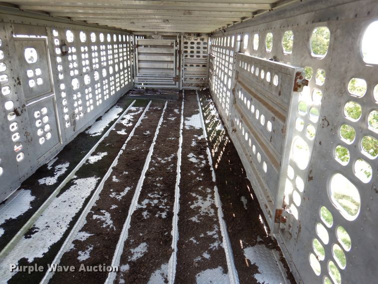 image for item DA5262 2001 Wilson PSDCL-302 livestock trailer