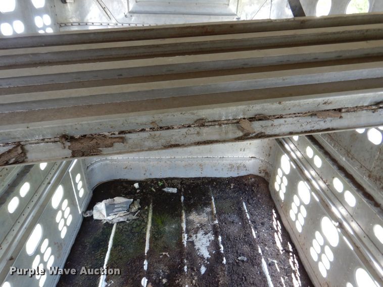 image for item DA5262 2001 Wilson PSDCL-302 livestock trailer