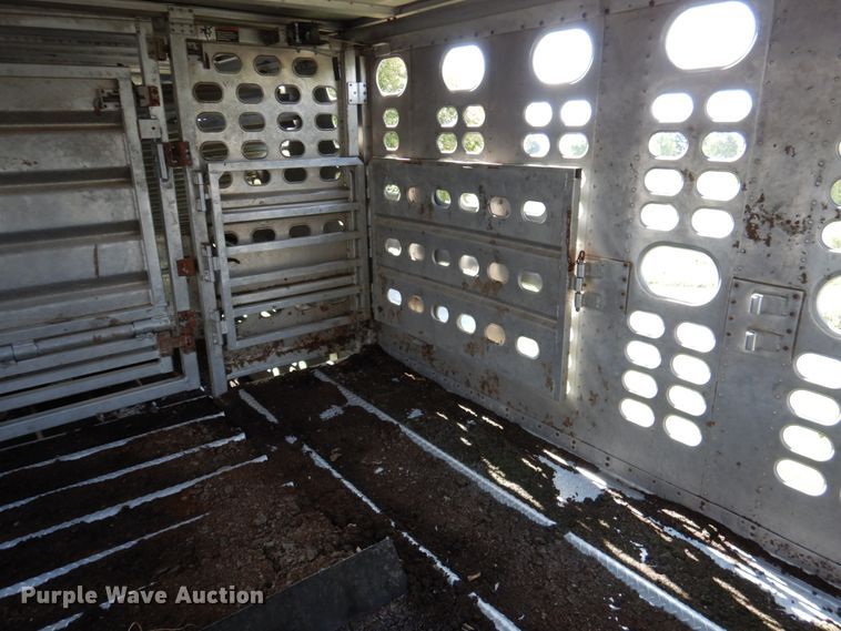 image for item DA5262 2001 Wilson PSDCL-302 livestock trailer