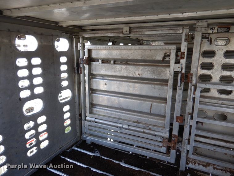 image for item DA5262 2001 Wilson PSDCL-302 livestock trailer