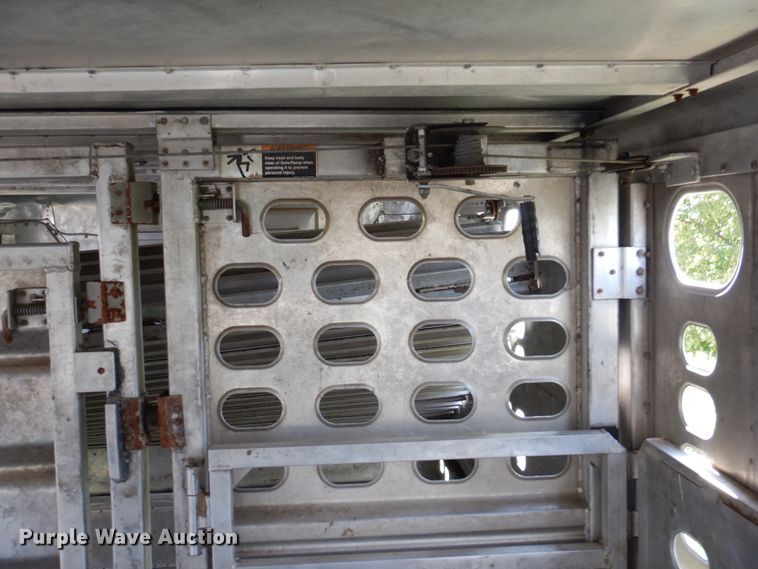 image for item DA5262 2001 Wilson PSDCL-302 livestock trailer