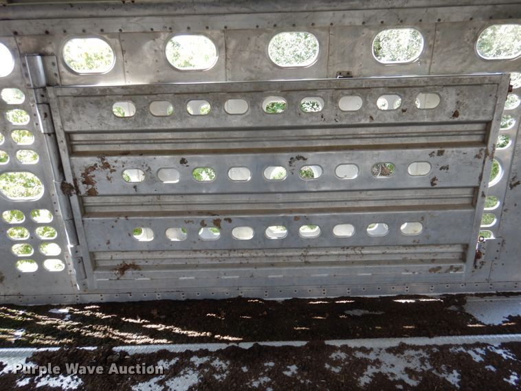 image for item DA5262 2001 Wilson PSDCL-302 livestock trailer