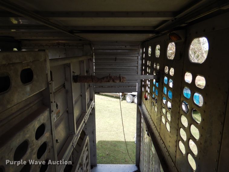 image for item DA5262 2001 Wilson PSDCL-302 livestock trailer