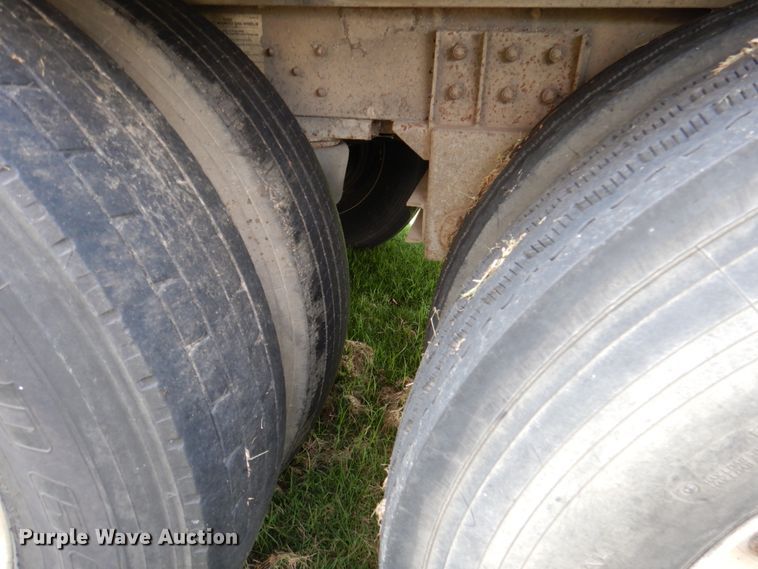 image for item DA5262 2001 Wilson PSDCL-302 livestock trailer