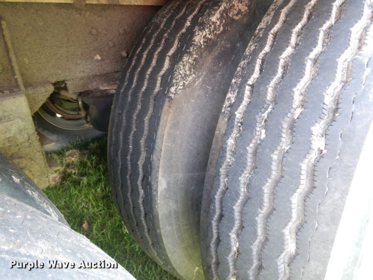 image for item DA5262 2001 Wilson PSDCL-302 livestock trailer