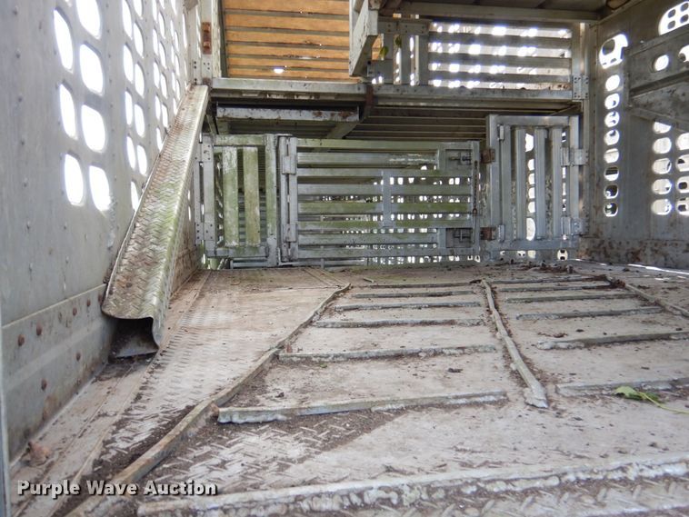 image for item DA5263 2000 Wilson PSDCL-302 livestock trailer