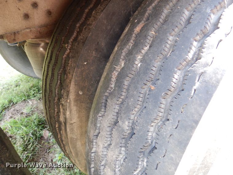 image for item DA5263 2000 Wilson PSDCL-302 livestock trailer