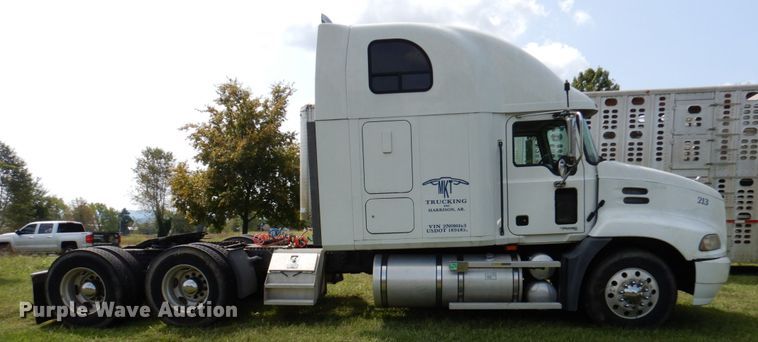 image for item DA5264 2007 Mack Vision CXN  semi truck