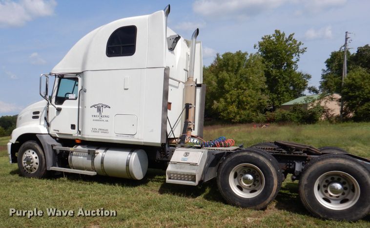 image for item DA5264 2007 Mack Vision CXN  semi truck