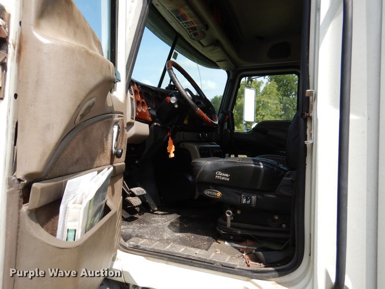 image for item DA5264 2007 Mack Vision CXN  semi truck