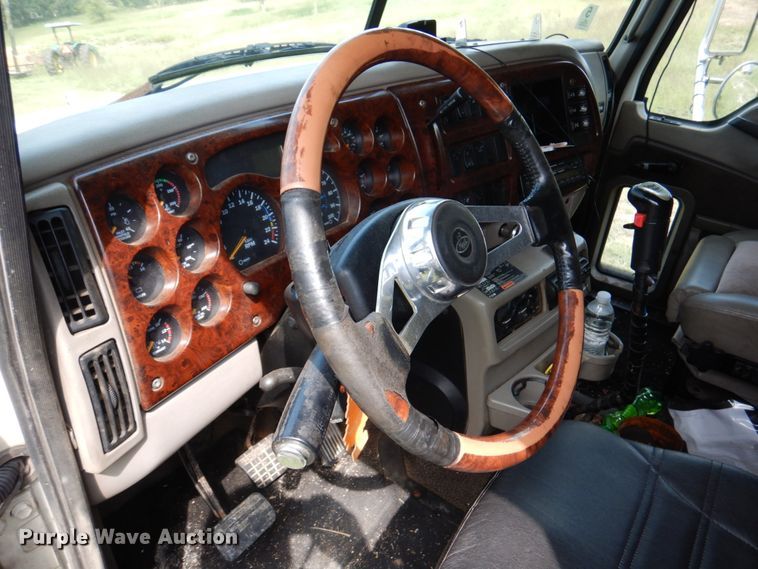 image for item DA5264 2007 Mack Vision CXN  semi truck