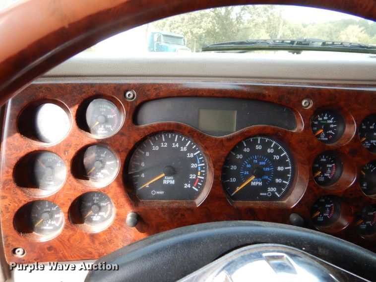 image for item DA5264 2007 Mack Vision CXN  semi truck