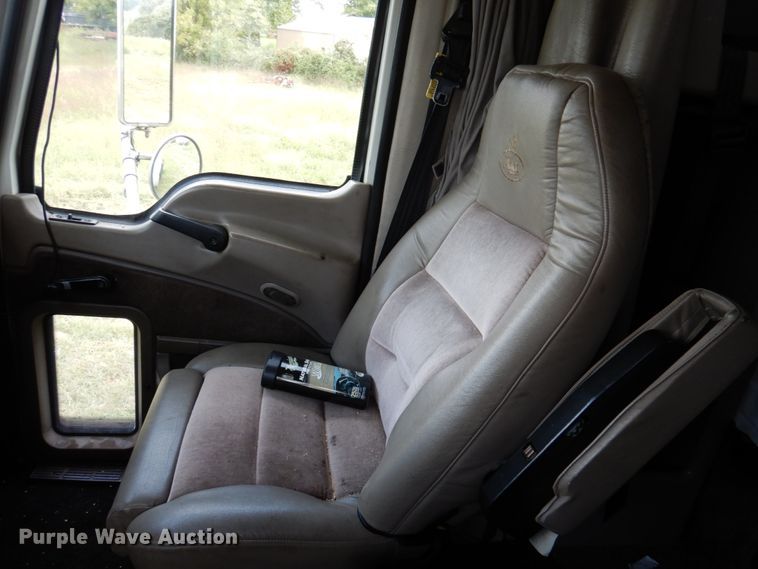 image for item DA5264 2007 Mack Vision CXN  semi truck