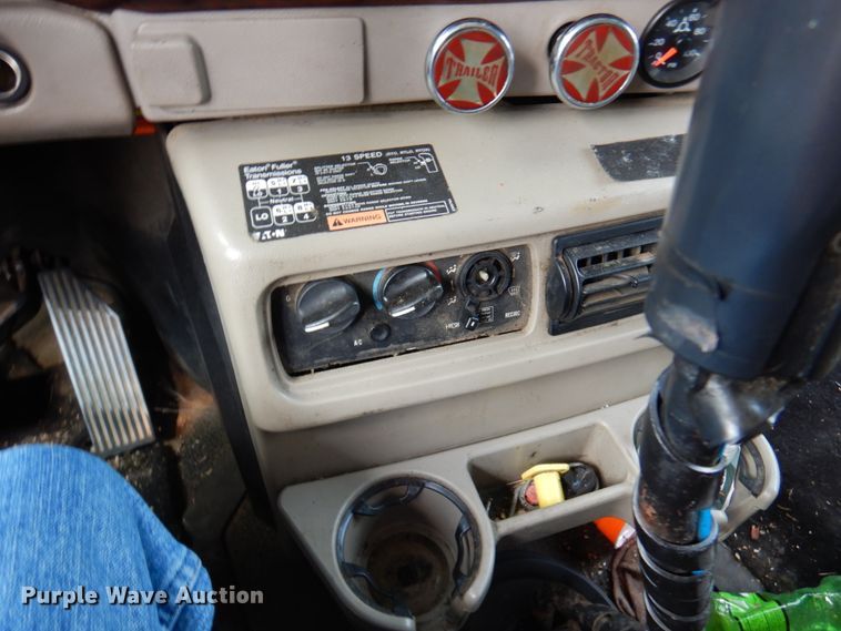 image for item DA5264 2007 Mack Vision CXN  semi truck