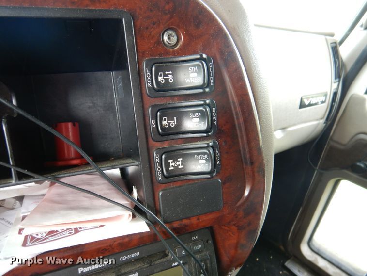 image for item DA5264 2007 Mack Vision CXN  semi truck