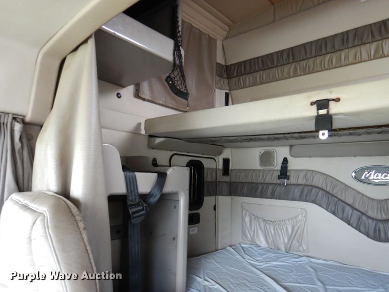 image for item DA5264 2007 Mack Vision CXN  semi truck