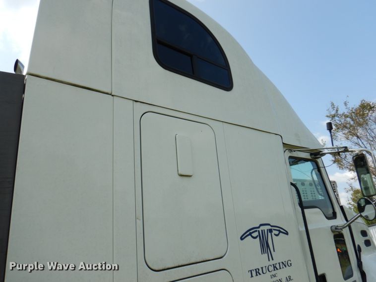 image for item DA5264 2007 Mack Vision CXN  semi truck