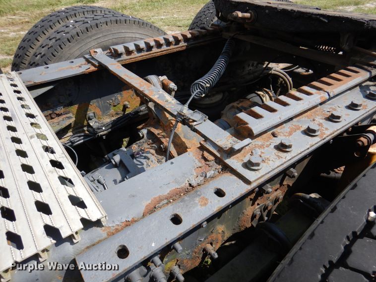 image for item DA5264 2007 Mack Vision CXN  semi truck