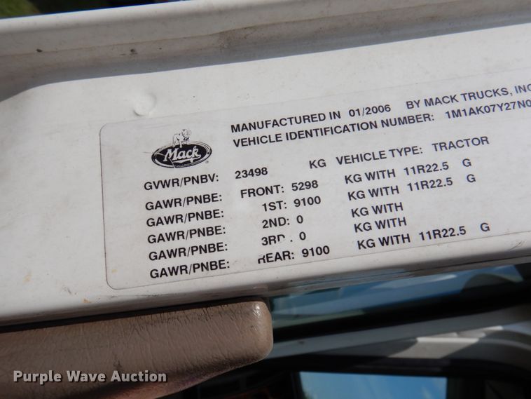 image for item DA5264 2007 Mack Vision CXN  semi truck