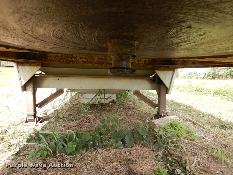 image for item DA5267 1999 Wilson DWH-400 double hopper bottom grain trailer