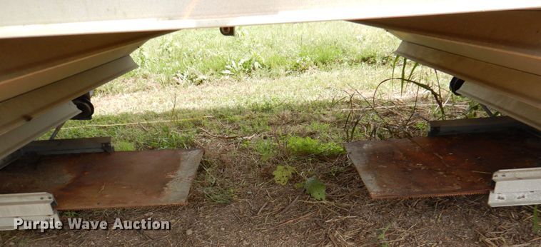 image for item DA5267 1999 Wilson DWH-400 double hopper bottom grain trailer