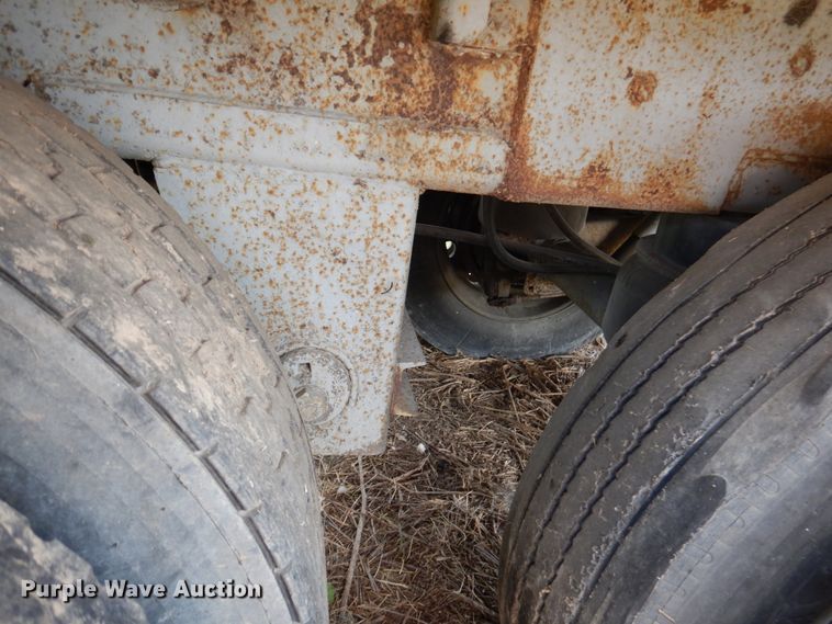 image for item DA5267 1999 Wilson DWH-400 double hopper bottom grain trailer