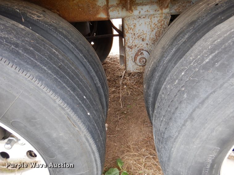 image for item DA5267 1999 Wilson DWH-400 double hopper bottom grain trailer