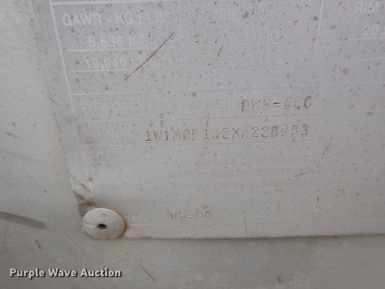 image for item DA5267 1999 Wilson DWH-400 double hopper bottom grain trailer