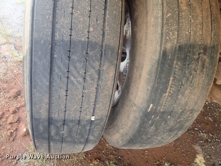 image for item DC1452 2002 Guthrie Wilkens GWFT50 walking floor trailer