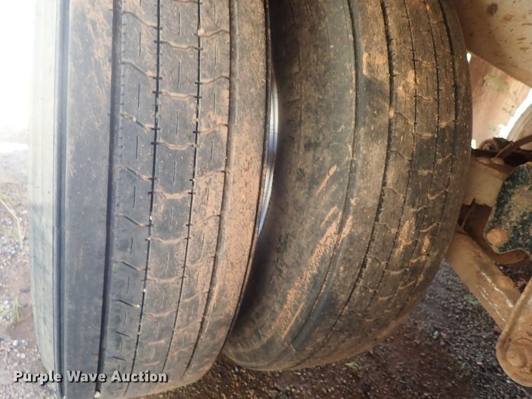 image for item DC1452 2002 Guthrie Wilkens GWFT50 walking floor trailer