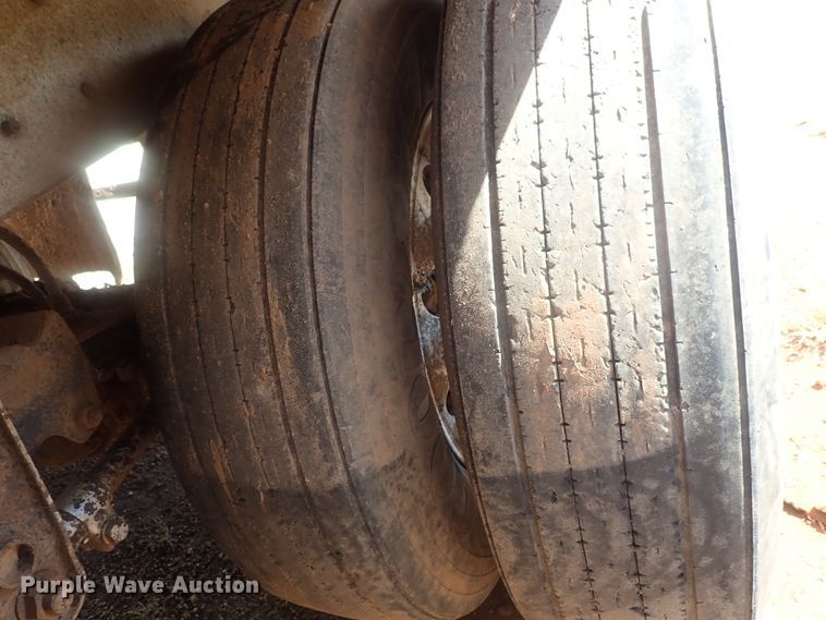 image for item DC1452 2002 Guthrie Wilkens GWFT50 walking floor trailer