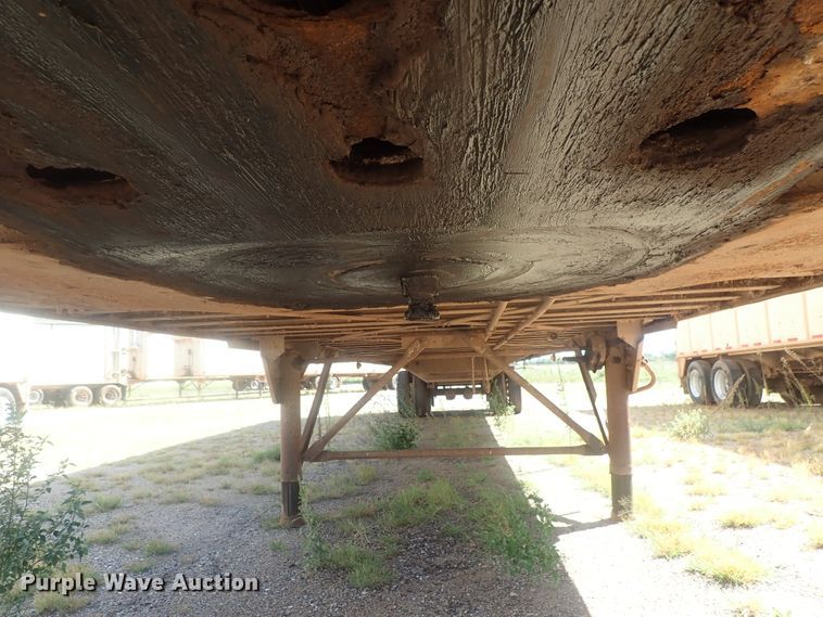 image for item DC1453 2002 Guthrie Wilkens GWFT50 walking floor trailer