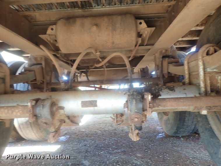 image for item DC1453 2002 Guthrie Wilkens GWFT50 walking floor trailer