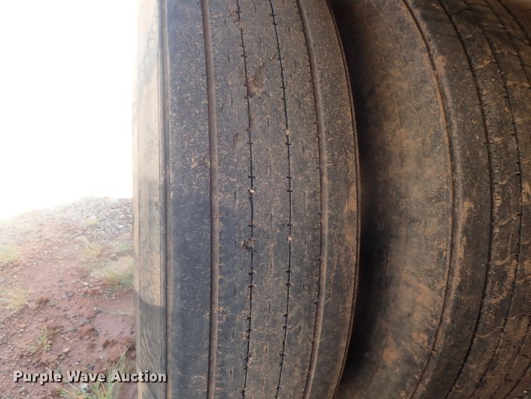 image for item DC1453 2002 Guthrie Wilkens GWFT50 walking floor trailer