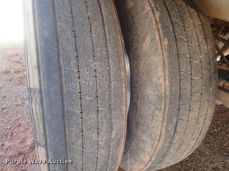 image for item DC1453 2002 Guthrie Wilkens GWFT50 walking floor trailer