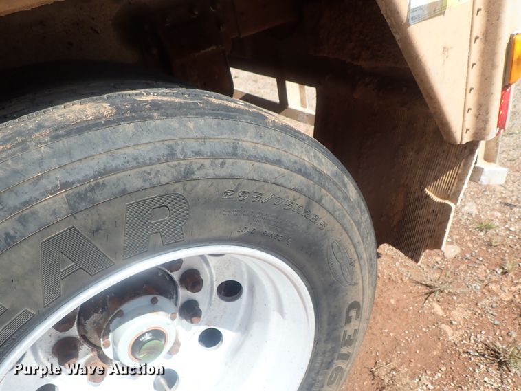 image for item DC1454 2002 Guthrie Wilkens GWFT50 walking floor trailer