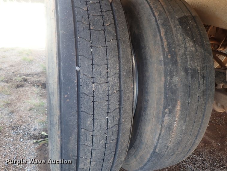 image for item DC1455 2002 Guthrie Wilkens GWFT50 walking floor trailer