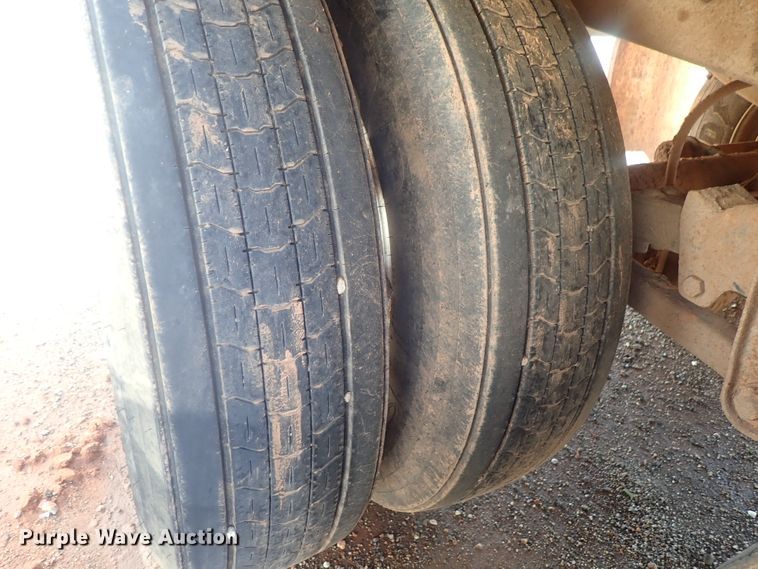 image for item DC1456 2002 Guthrie Wilkens GWFT50 walking floor trailer