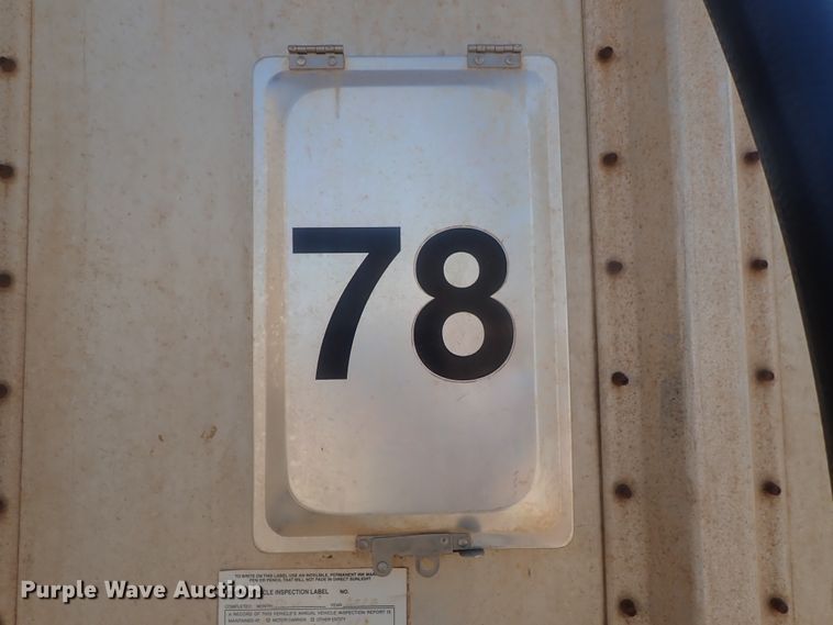 image for item DC1457 2002 Guthrie Wilkens GWFT50 walking floor trailer