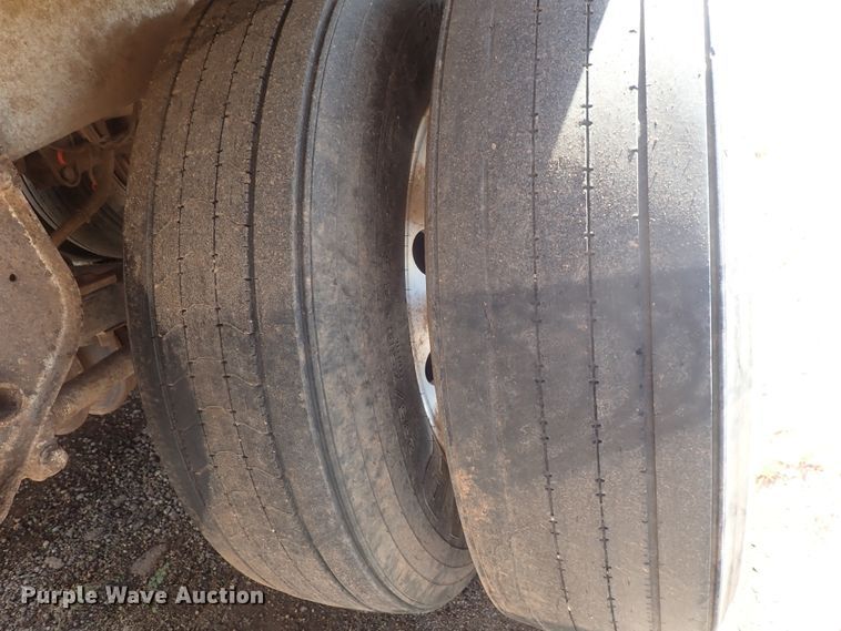 image for item DC1457 2002 Guthrie Wilkens GWFT50 walking floor trailer