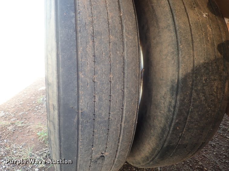 image for item DC1457 2002 Guthrie Wilkens GWFT50 walking floor trailer