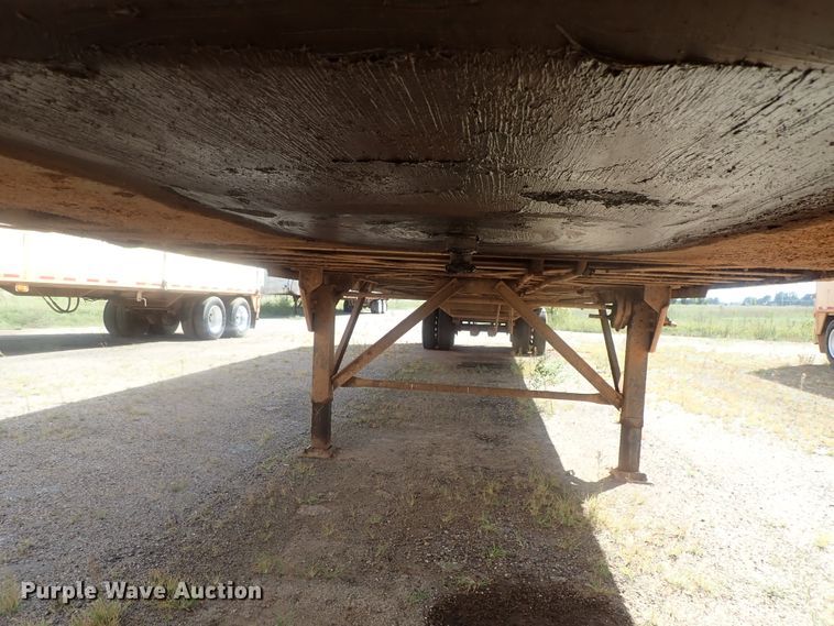 image for item DC1458 2002 Guthrie Wilkens GWFT50 walking floor trailer