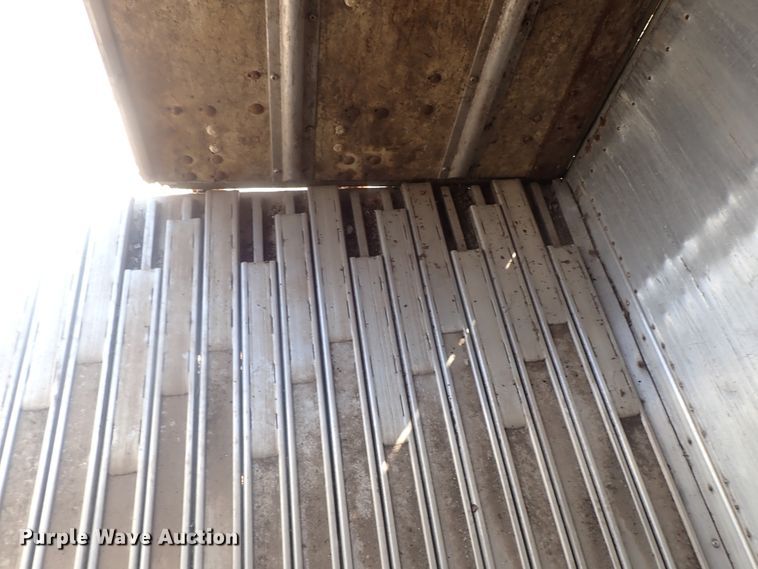 image for item DC1458 2002 Guthrie Wilkens GWFT50 walking floor trailer