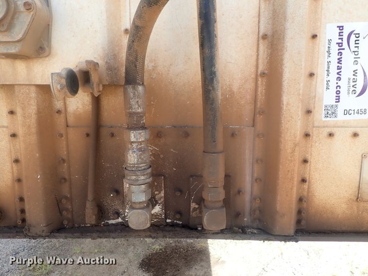 image for item DC1458 2002 Guthrie Wilkens GWFT50 walking floor trailer