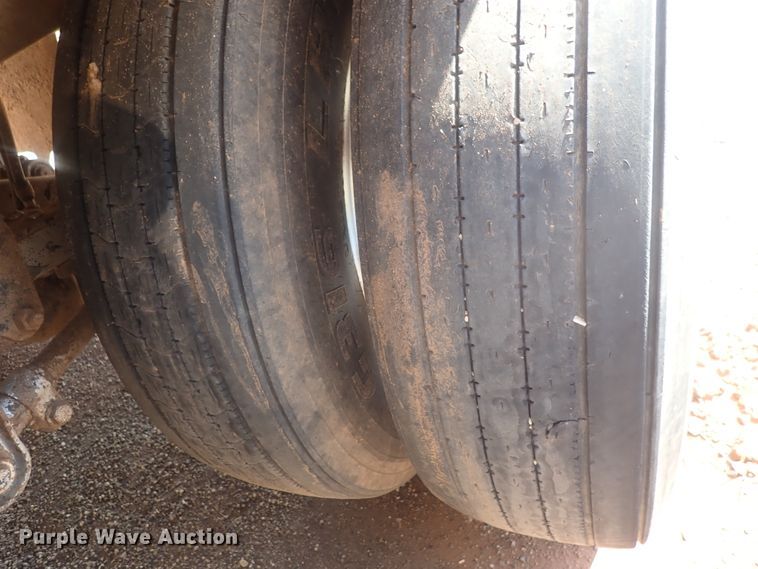 image for item DC1458 2002 Guthrie Wilkens GWFT50 walking floor trailer