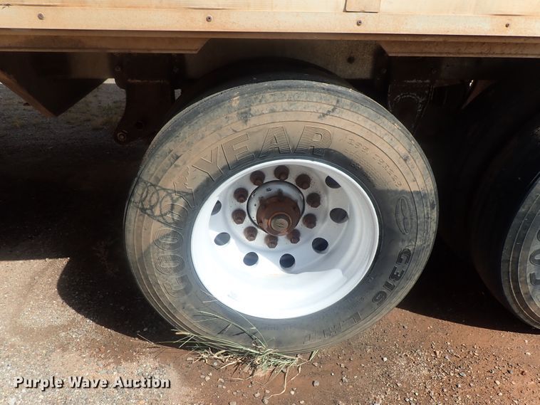 image for item DC1458 2002 Guthrie Wilkens GWFT50 walking floor trailer