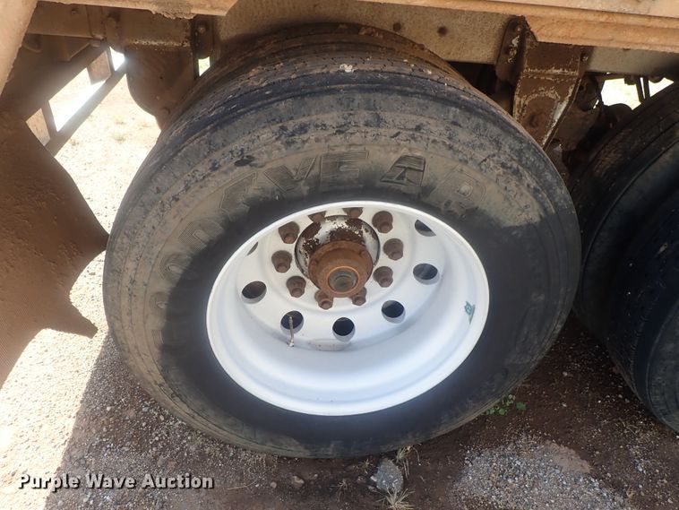 image for item DC1458 2002 Guthrie Wilkens GWFT50 walking floor trailer