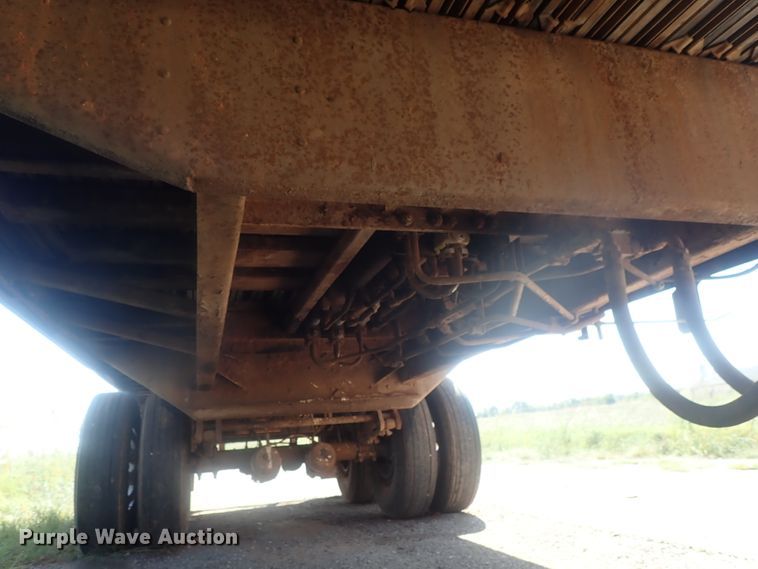 image for item DC1459 2002 Guthrie Wilkens GWFT50 walking floor trailer